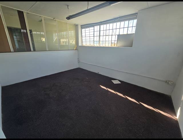 1,595M² WAREHOUSE TO LET IN ANDERBOLT